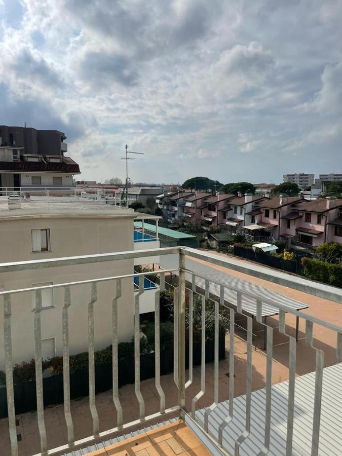 Condominio Michelangelo-Solo Per Famiglie- Walterigato Apartments Lido di Jesolo Buitenkant foto