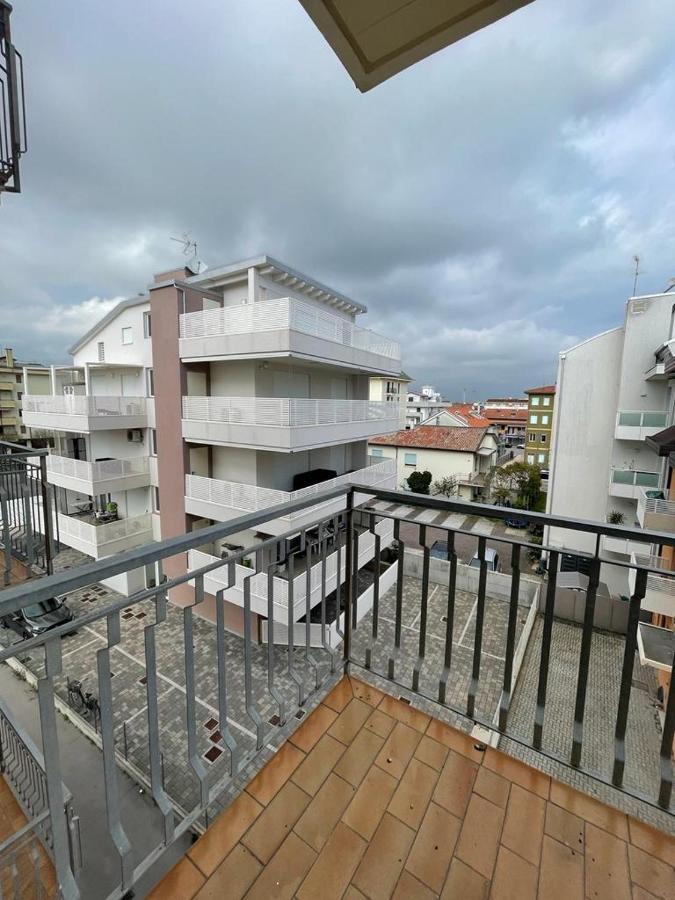 Condominio Michelangelo-Solo Per Famiglie- Walterigato Apartments Lido di Jesolo Buitenkant foto